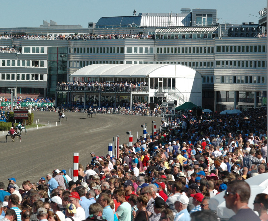 Om tre månader är vi där igen, årets största travfest Elitloppet. Foto; A.Lindblom/Travkompaniet